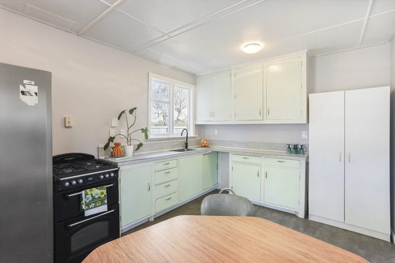 Photo of property in 29 Stalkers Road, Woodend Beach, Woodend, 7691