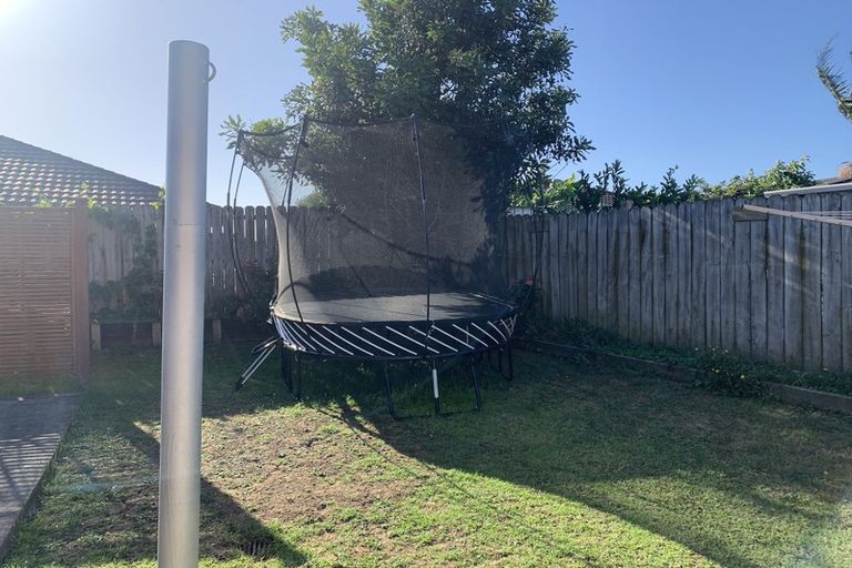 Photo of property in 28 Donegal Park Drive, Flat Bush, Auckland, 2019