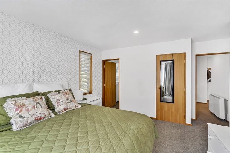 Photo of property in 100a Withells Road, Avonhead, Christchurch, 8042