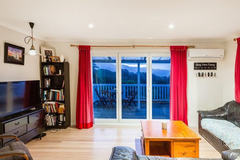 Photo of property in 34 Sievers Grove, Cannons Creek, Porirua, 5024
