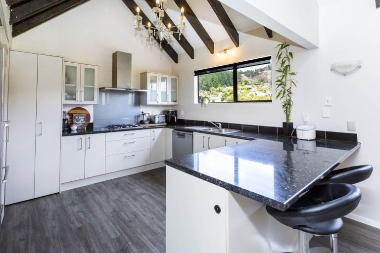 Photo of property in 21 Tapestry Grove, Silverstream, Upper Hutt, 5019