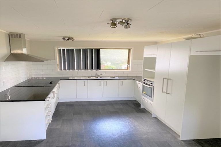 Photo of property in 2 Matua Place, Clendon Park, Auckland, 2103