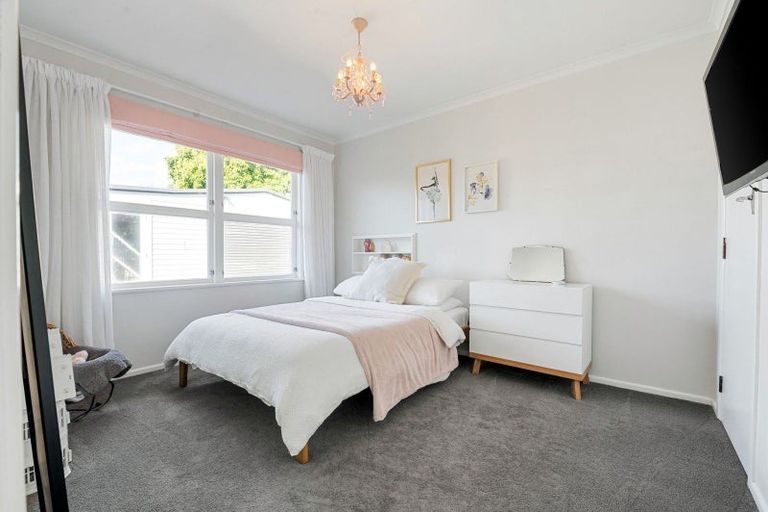 Photo of property in 3 Russleigh Drive, Dinsdale, Hamilton, 3204
