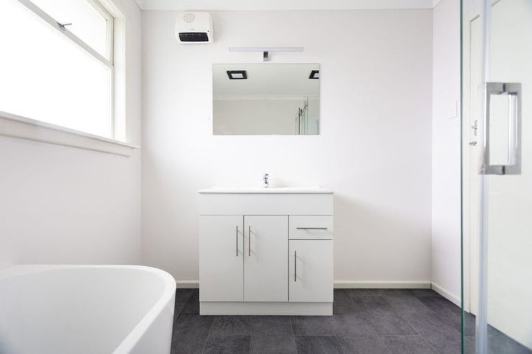 Photo of property in 6 Oban Street, Holmes Hill, Oamaru, 9401