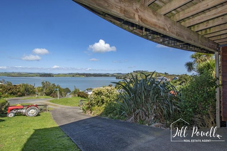 Photo of property in 36 Kilbraugh Street, Whakapirau, Maungaturoto, 0583
