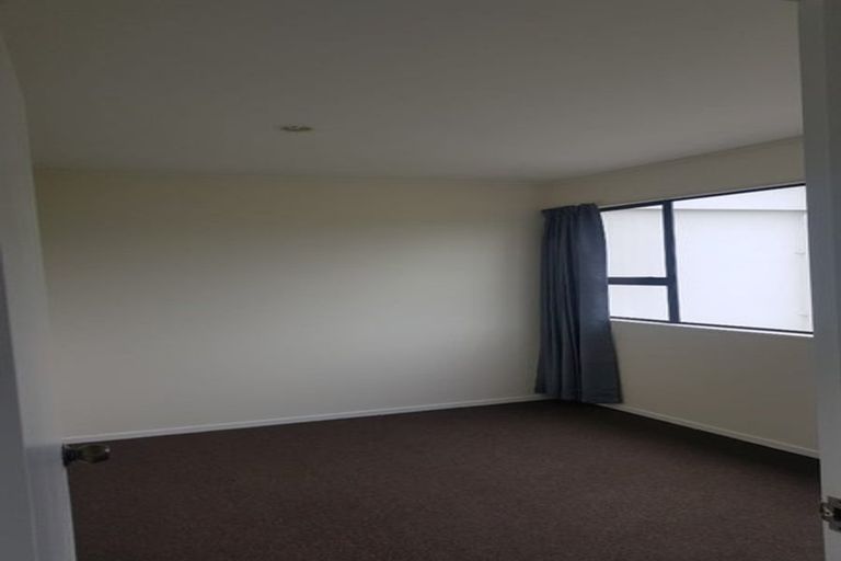 Photo of property in 66 Miromiro Road, Normandale, Lower Hutt, 5010
