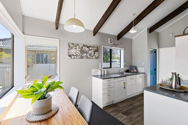 Photo of property in 65a Vardon Road, St Andrews, Hamilton, 3200