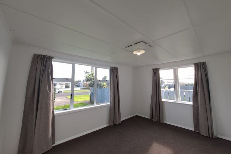 Photo of property in 12-14 Dixon Avenue, Hawera, 4610