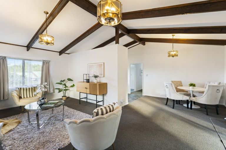 Photo of property in 1/729 Swanson Road, Swanson, Auckland, 0612