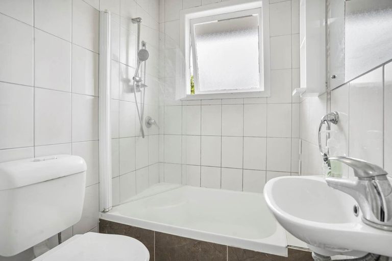 Photo of property in 15 Cherry Road, Bucklands Beach, Auckland, 2014