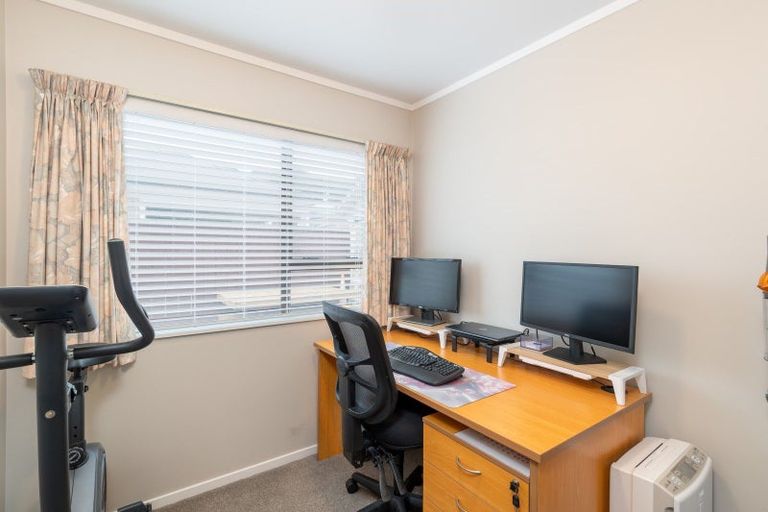 Photo of property in 9a Korau Grove, Stokes Valley, Lower Hutt, 5019
