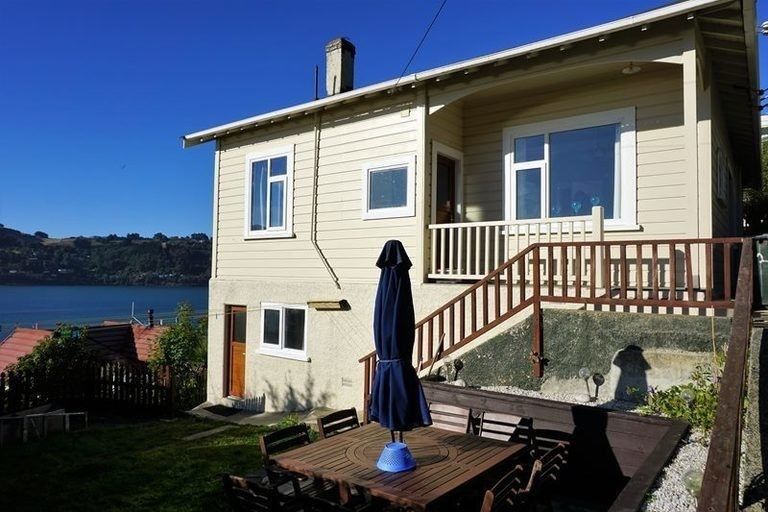 Photo of property in 21 Adderley Terrace, Ravensbourne, Dunedin, 9022