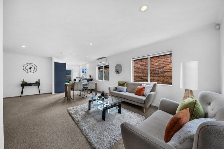 Photo of property in 24 Espalier Drive, Henderson, Auckland, 0612