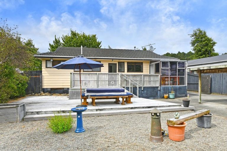 Photo of property in 77 Gemstone Drive, Birchville, Upper Hutt, 5018