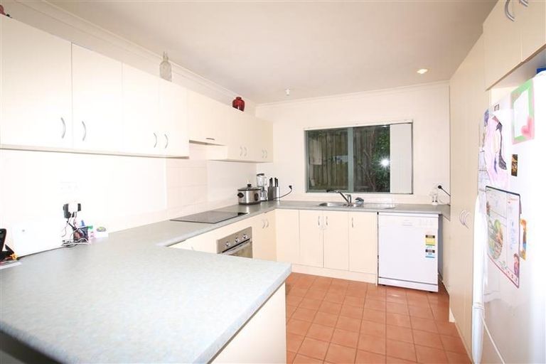 Photo of property in 22 San Pedro Place, Henderson, Auckland, 0612
