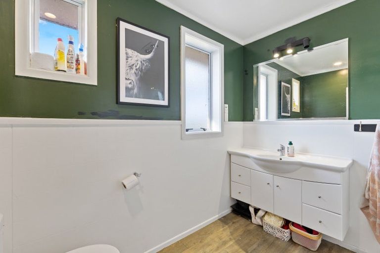 Photo of property in 1 Bear Street, Tirau, 3410