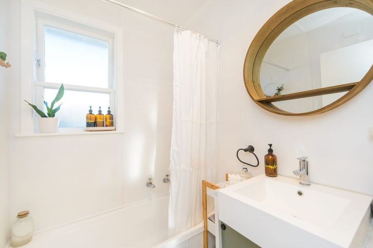 Photo of property in 57 Kettle Avenue, Awapuni, Palmerston North, 4412