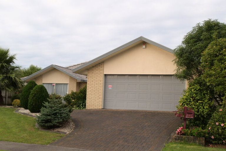 Photo of property in 10 Keswick Close, Northpark, Auckland, 2013