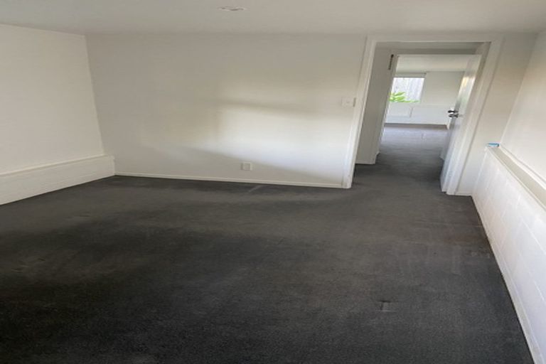 Photo of property in 1/26 Noeleen Street, Glenfield, Auckland, 0629