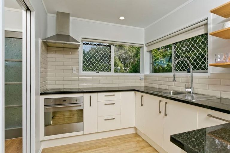 Photo of property in 2/19 Hamilton Place, Glenfield, Auckland, 0629