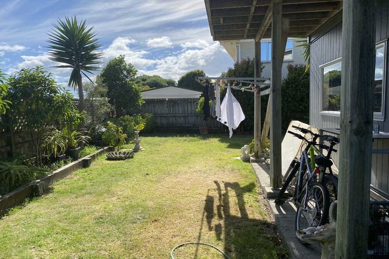 Photo of property in 69 Queens Road, Waikanae Beach, Waikanae, 5036