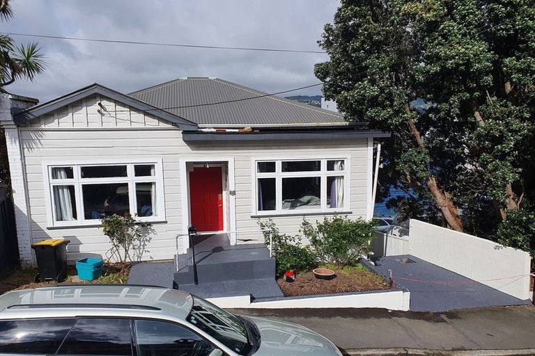 Photo of property in 60 Roxburgh Street, Mount Victoria, Wellington, 6011