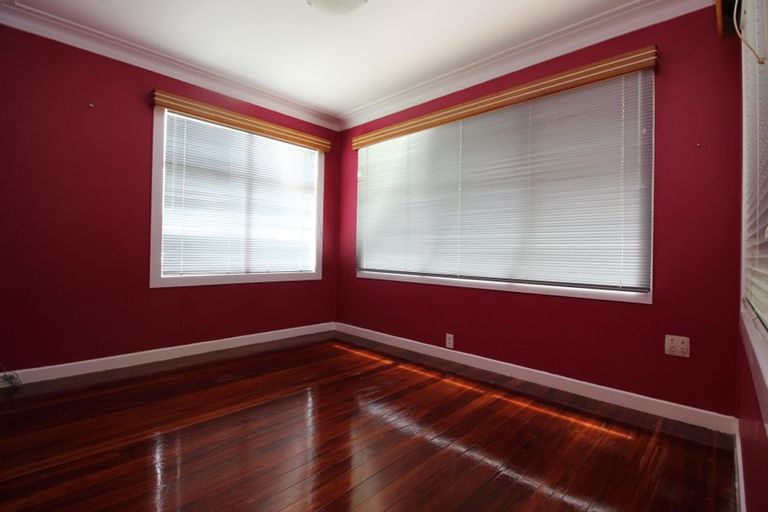 Photo of property in 1 Scott Avenue, Mangere Bridge, Auckland, 2022