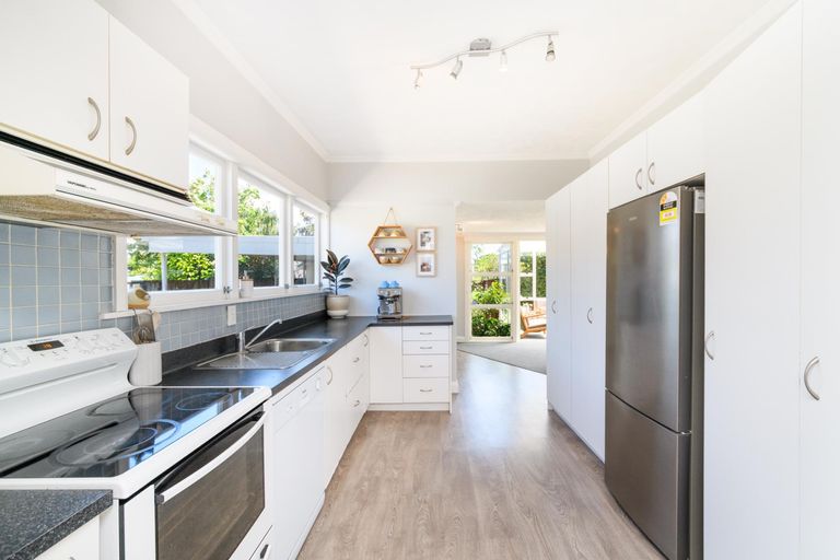 Photo of property in 26 Rangitira Avenue, Palmerston North, 4414