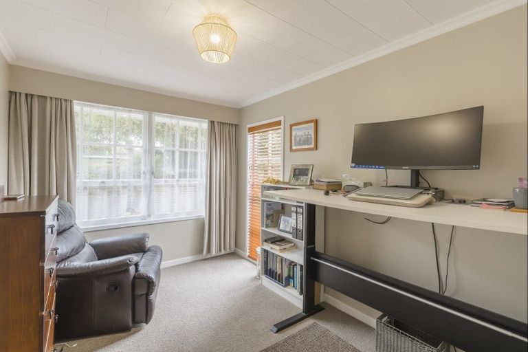 Photo of property in 3 Kanawa Street, Waikanae, 5036