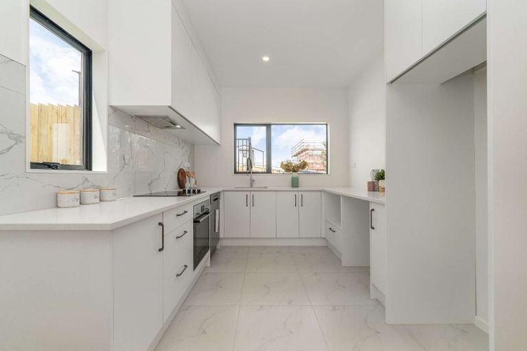 Photo of property in 47a Crestview Rise, Papakura, 2110