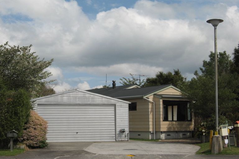 Photo of property in 18 Tirita Street, Kawaha Point, Rotorua, 3010