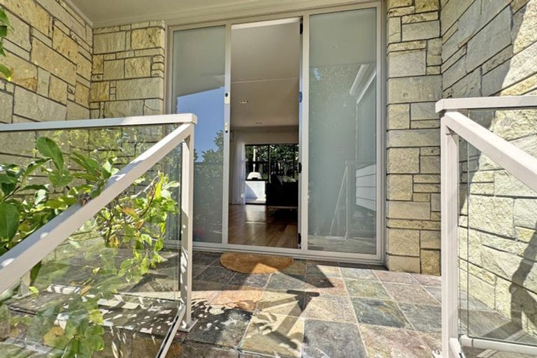 Photo of property in 26 Harper Street, Chatswood, Auckland, 0626