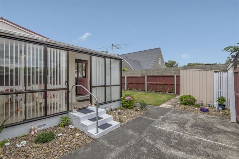 Photo of property in 6b De Bloge Place, Burwood, Christchurch, 8061