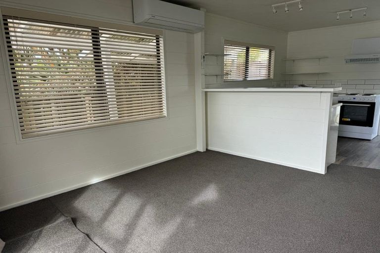 Photo of property in 17a Leaming Place, Clarks Beach, 2122