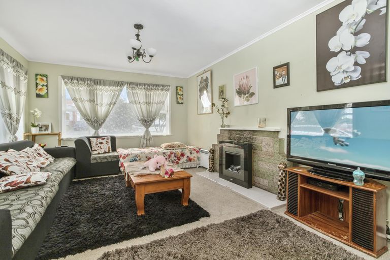 Photo of property in 6 Tindall Crescent, Otara, Auckland, 2023