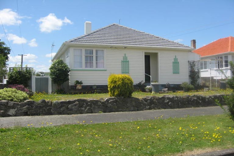 Photo of property in 16 Victory Place, Aramoho, Whanganui, 4500