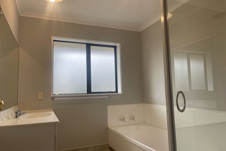 Photo of property in 30 Villa Grove, Ilam, Christchurch, 8041