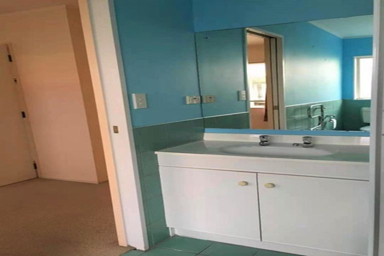 Photo of property in 1/9 Travers Place, Northpark, Auckland, 2013