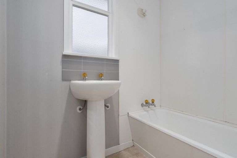 Photo of property in 315 Tukapa Street, Hurdon, New Plymouth, 4310