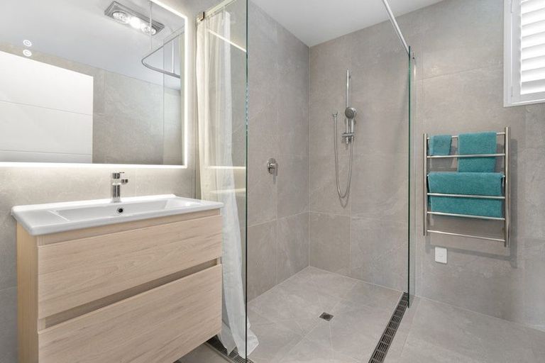 Photo of property in 3 Rockpool Road, Orewa, 0931