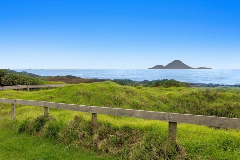 Photo of property in 18 Pacific Parade, Coastlands, Whakatane, 3120