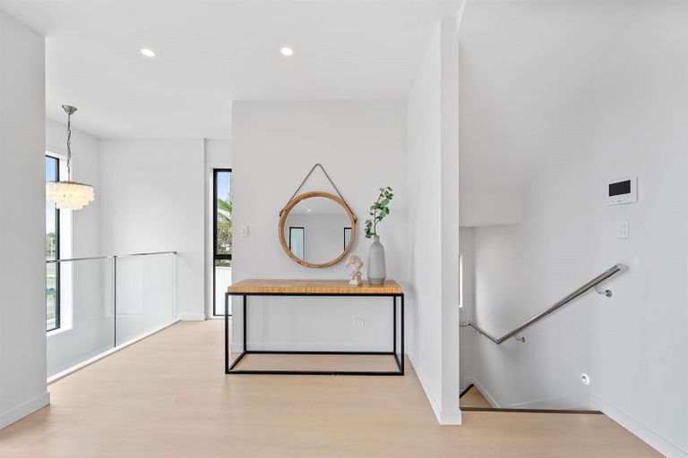 Photo of property in 1/591a East Coast Road, Browns Bay, Auckland, 0632