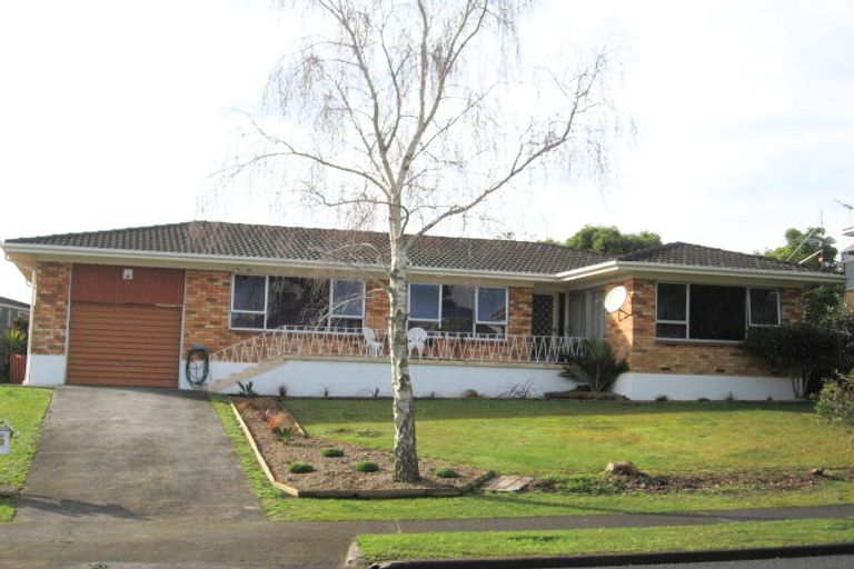 Photo of property in 80 Ray Small Drive, Pahurehure, Papakura, 2113