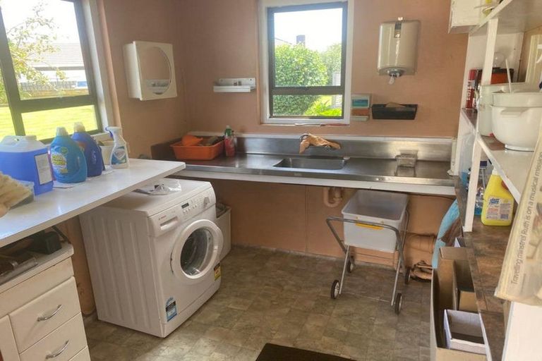 Photo of property in 4 Albert Street, Hawera, 4610