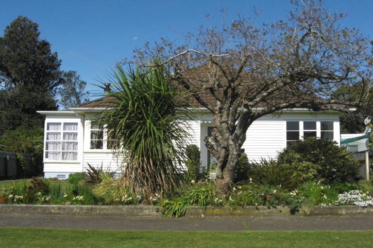 Photo of property in 25 Somerset Street, Brooklands, New Plymouth, 4310