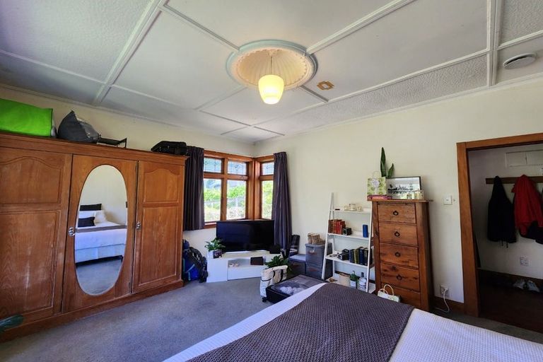 Photo of property in 76 Glenmore Street, Northland, Wellington, 6012