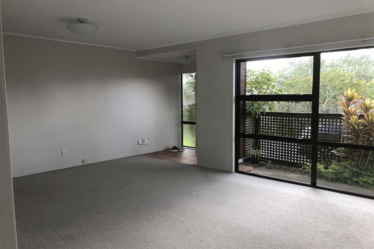Photo of property in 3/16 Evans Road, Glen Eden, Auckland, 0602