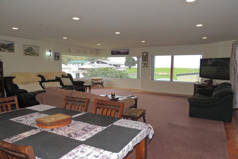Photo of property in 9 Bill Nolan Place, Mahia, 4198