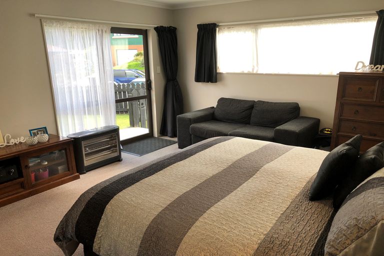 Photo of property in 6 Stephen Street, Halfway Bush, Dunedin, 9010