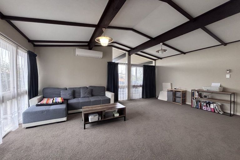 Photo of property in 23 Highfield Place, Avonhead, Christchurch, 8042